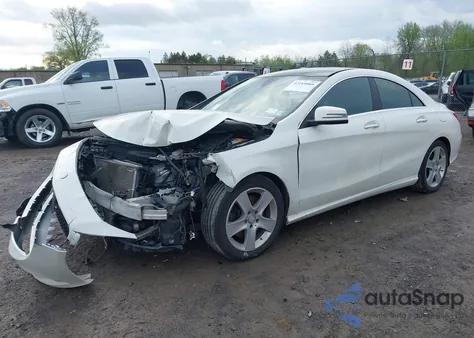 2015 Mercedes-Benz Cla 250 4Matic z USA, uszkodzony, nr VIN WDDSJ4GBXFN274053